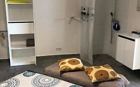 Belcourt1-lit queen size